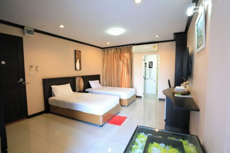 Standard Twin room with balcony
