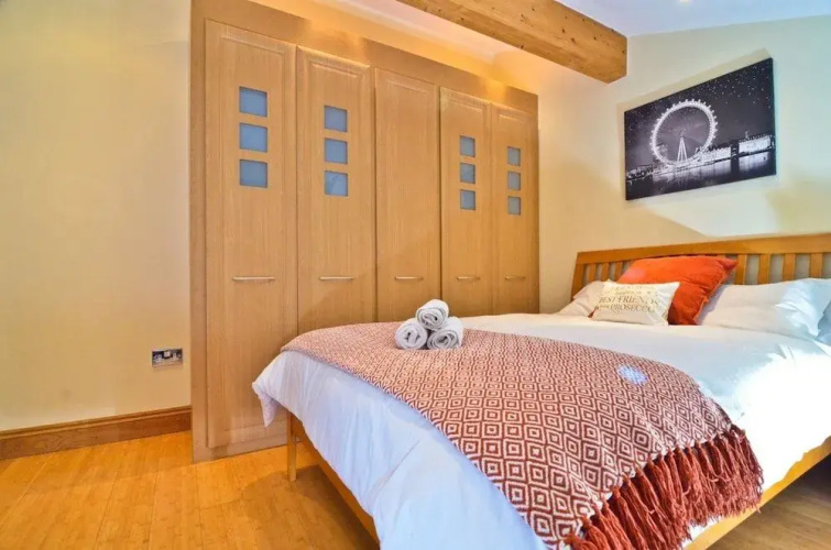 Thames view house