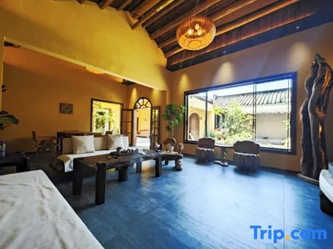 5 Bedrooms Standard Double Family room with garden view