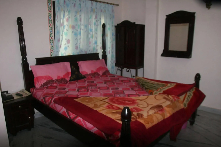 Whereabout Hostel
