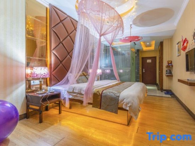 Standard Sextuple room