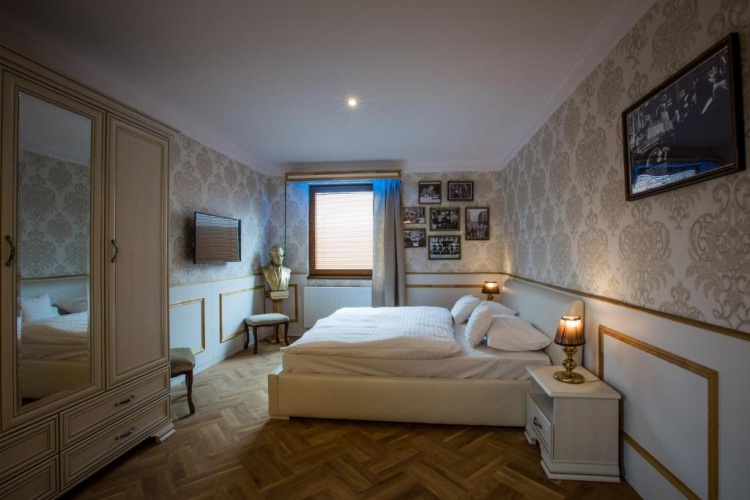 Standard Double Suite