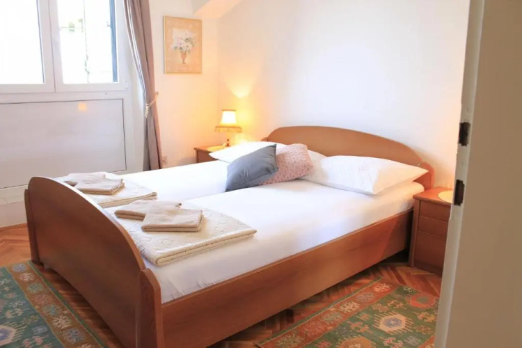 Apartments Zdenka-10m from beach