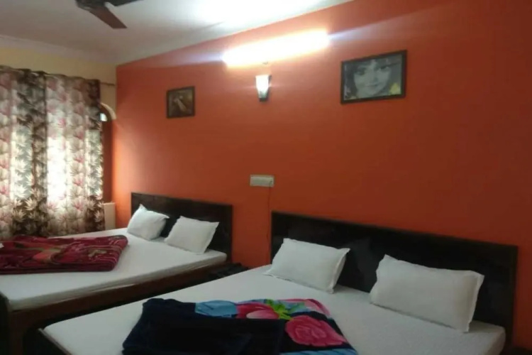 Hotel Him Ganga by Raatri