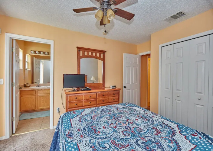 Redawning Crystal Cove Loop Apartment