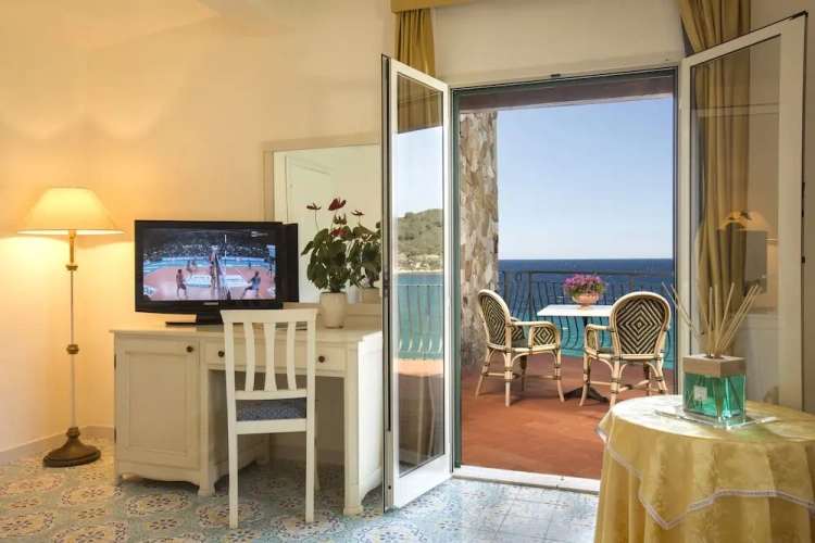 Standard Family room with balcony and with sea view