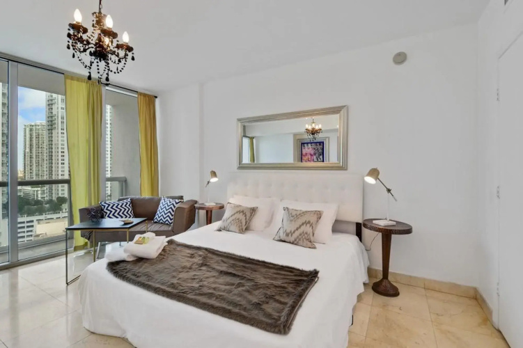 Posh Studio in Brickell by Sonder
