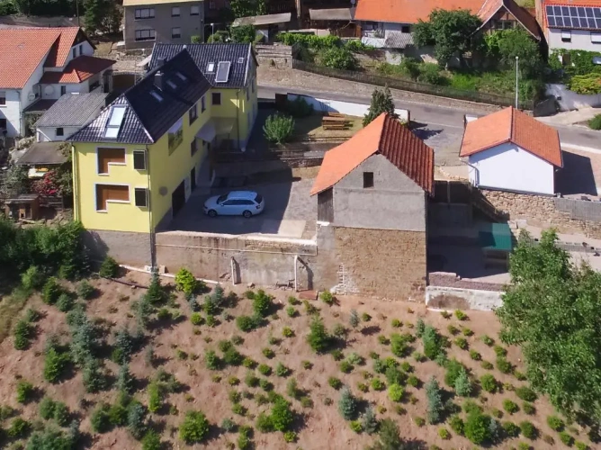 6 Bedrooms Cottage