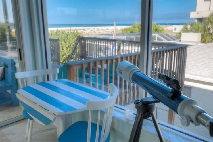 Shells and Sunshine Apartment 3
