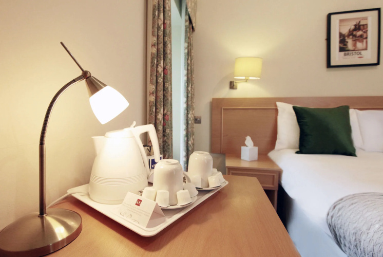 Victoria Square Hotel