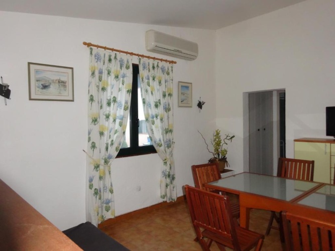 2 Bedrooms Cottage