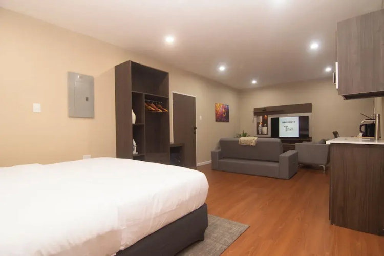 Tstays Smart Hotel