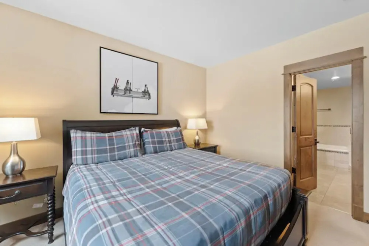 Watertower Place Condos Unit 202, Building B