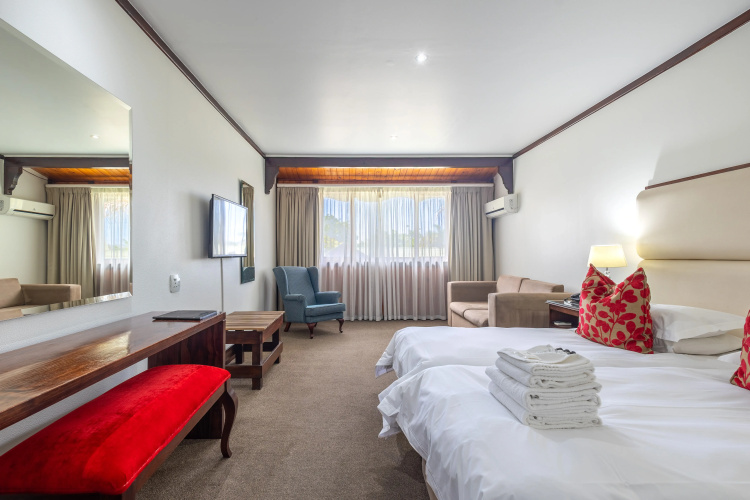 Knysna Log-Inn Hotel