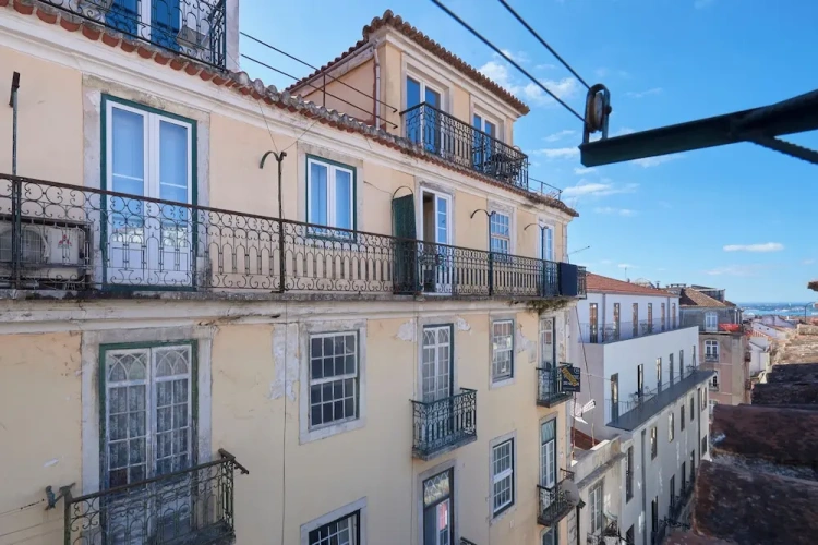 Bairro Alto Nightlife Hub, By Timecooler