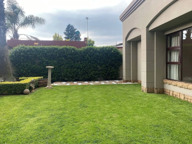 4 Bedrooms Cottage with balcony and with garden view