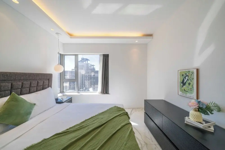 Tyms 2BR 1BA Apt Xujiahui Metro