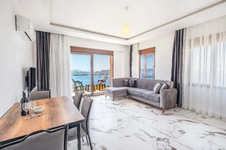 2 Bedrooms Apartment with balcony and with sea view