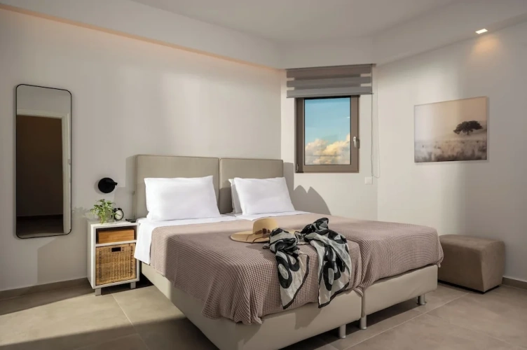 2 Bedrooms Luxury Apartment with balcony and with garden view