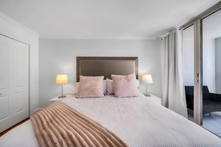 3 Bedroom Condo With Balcony View