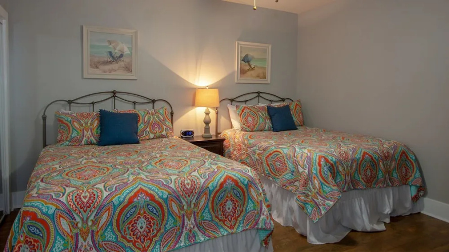 Two Bedroom Condo With Waterfront Views - Unit Crc1008