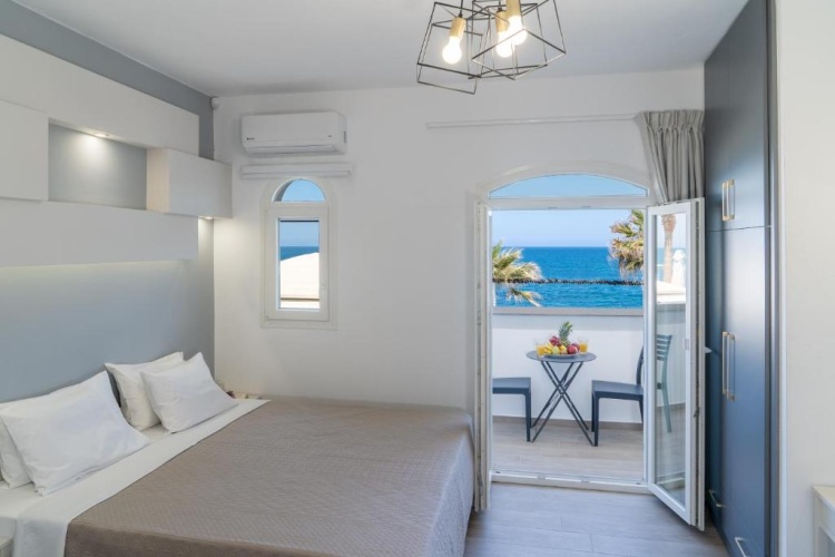 Studio with sea view