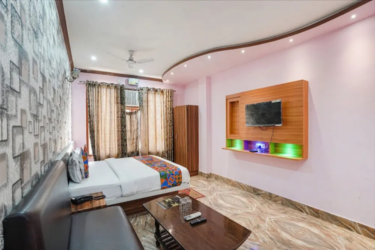 Fabhotel Deepak Palace