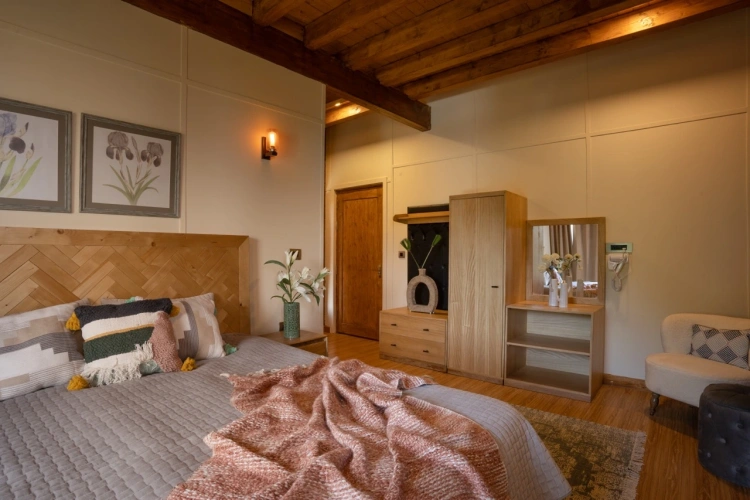 2 Bedrooms Attic Villa