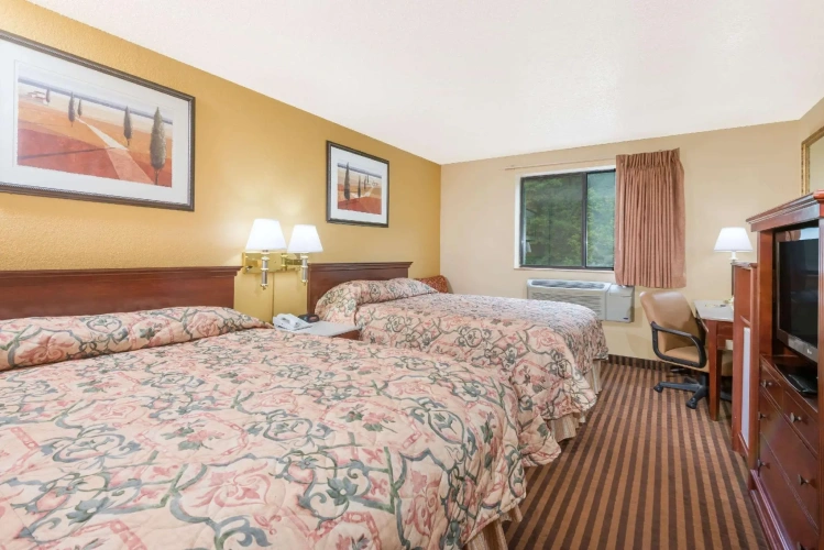 Standard Quadruple room