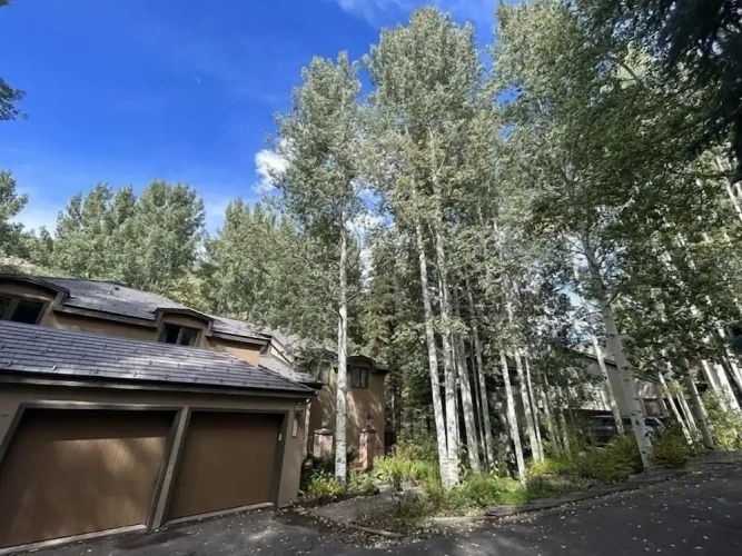 5 Bedrooms Cottage