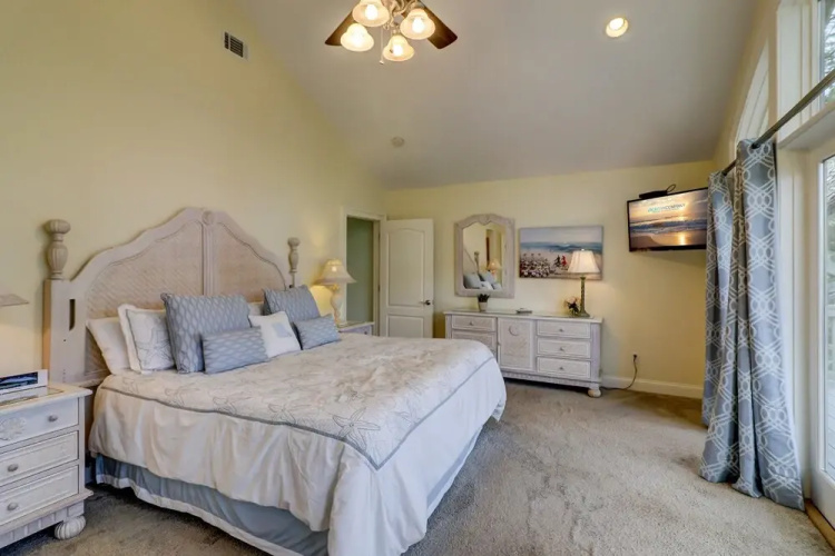 106 Oceanwood