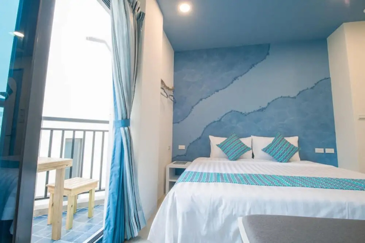 Sapphire Inn