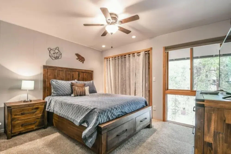 1014 Wild Irishman 2 Bedroom Condo by Redawning