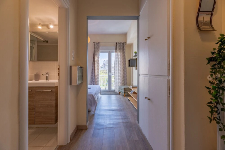 Renovated 3rd Floor Appartment