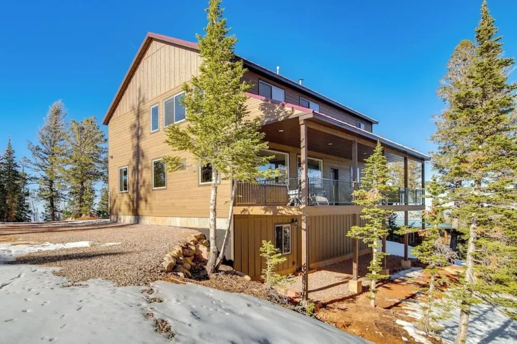 5 Bedrooms Cottage