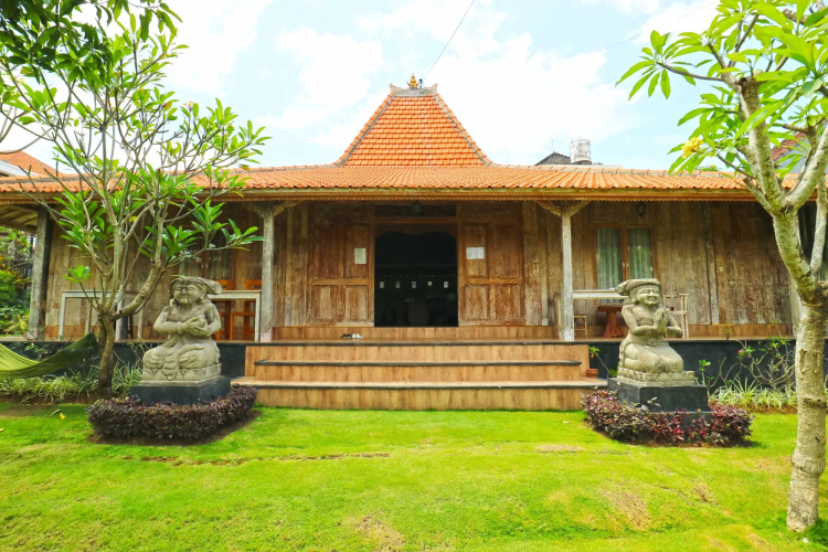 Damar Emas Guesthouse