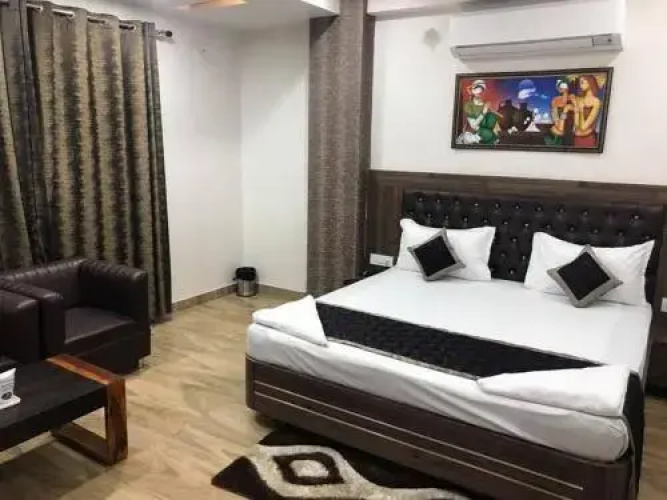 Aastha Inn by FabHotel