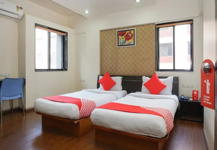 Hotel Silvver Crest By OYO Rooms