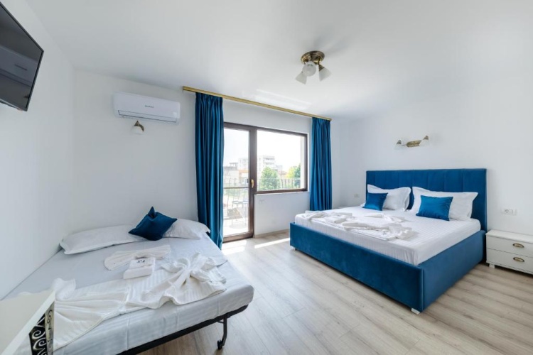 Standard Quadruple room with balcony