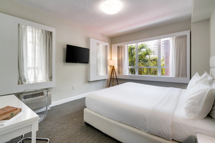 Crest Hotel Suites