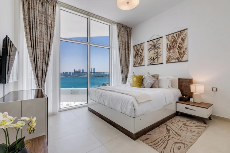 2 Bedrooms Apartment beachfront