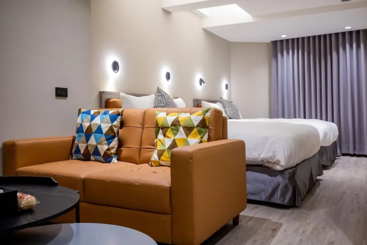 Voyager Hotel