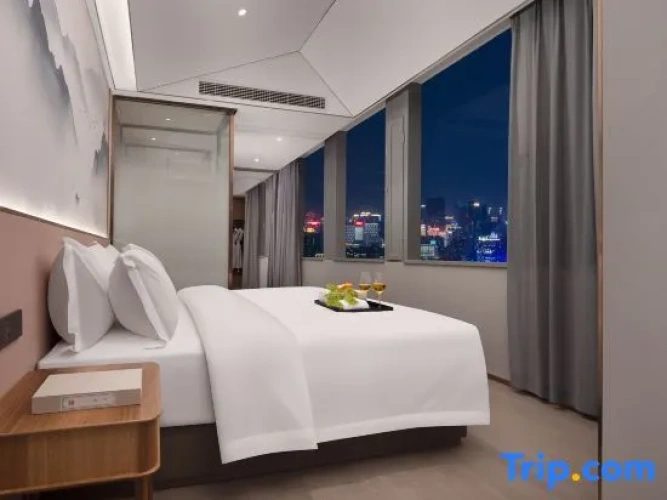 1 Bedroom Business Suite