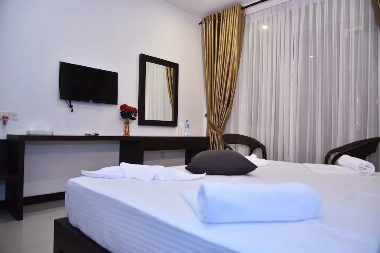Lochana Beach Hotel