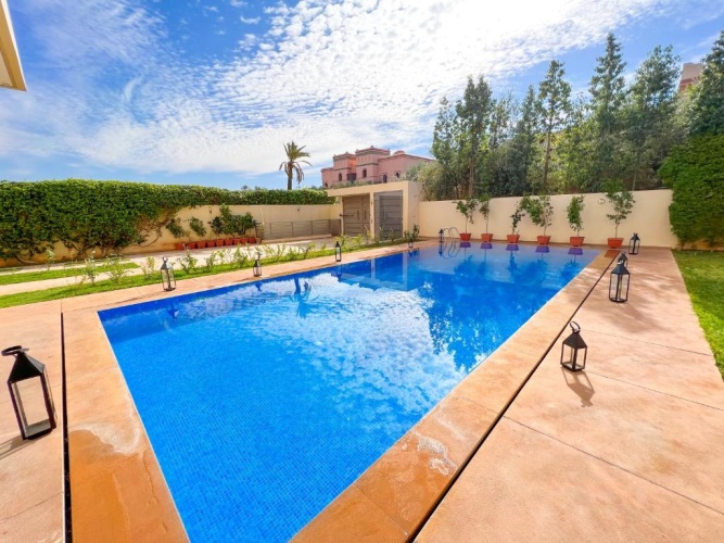 Suite with pool view