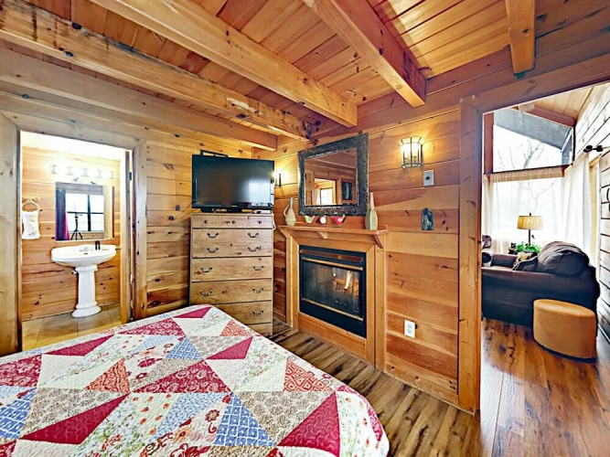 A Birds Song - 2 Br Cabin