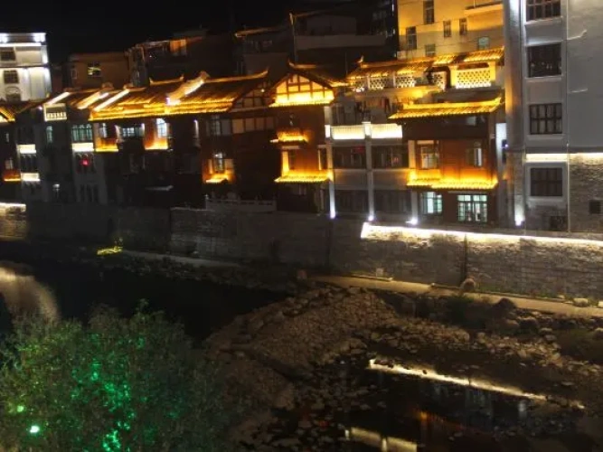 Jinsha Hotel (Changting Ancient City Wall Store)
