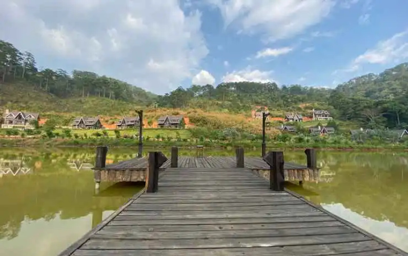 Lat Valley Retreat Village