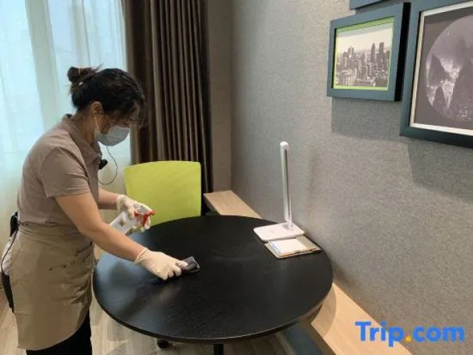 Yating Hotel (Rizhao Station RT Mart Branch)