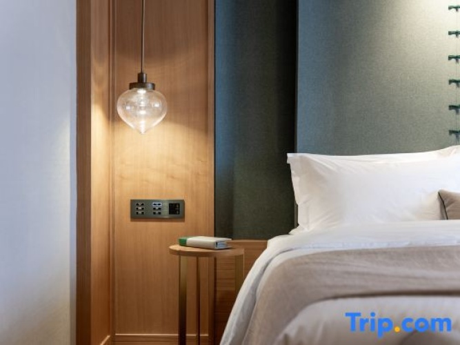 Executive Double room with balcony and with river view
